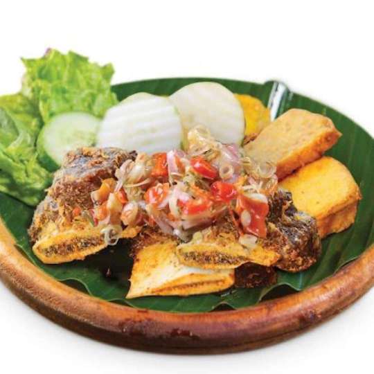 Fried Marinated Beef Ribs (IGA PENYET SAMBAL MATAH)