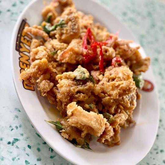 Salted Egg Calamari (CUMI SALTED EGG)