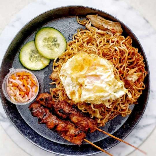 KAMPUNG FRIED NOODLE (MIE GORENG KAMPUNG) (MILD)