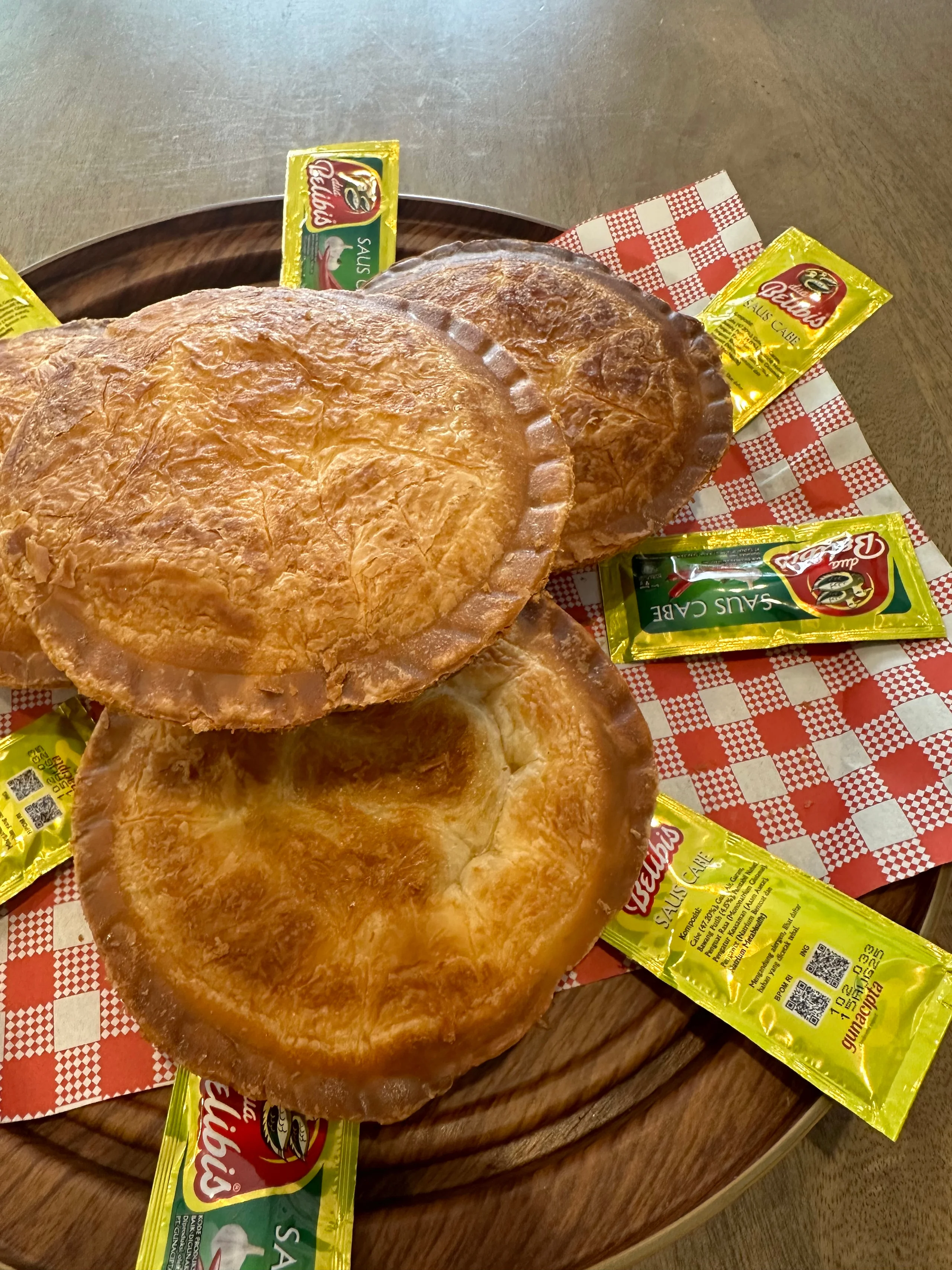 Original beef rendang meat pie
