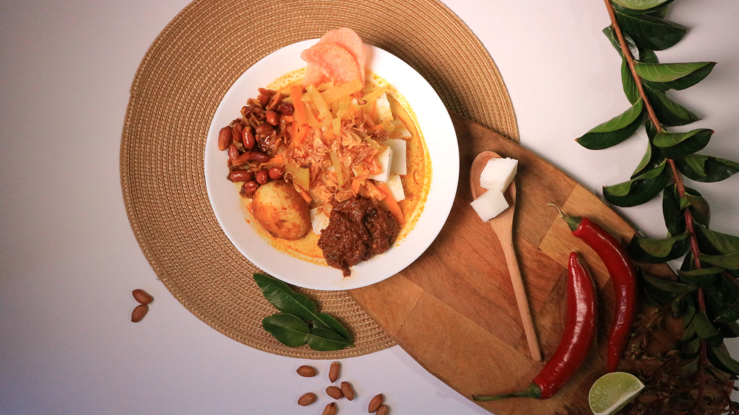 Lontong Sayur, Rendang, Telur special