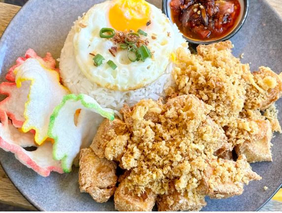 Nasi Tahu Goreng Kremes. (V)