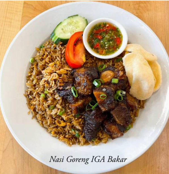 Nasi Goreng Iga Bakar / Fried Rice With Grilled Beef Ribs