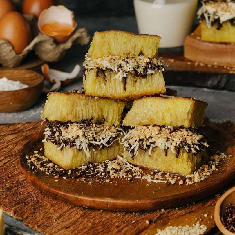 Sesame Peanut Chocolate Cheese Martabak