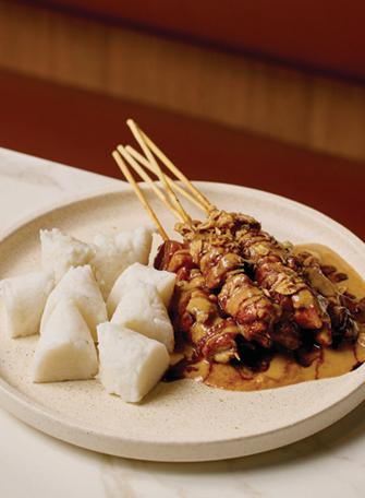 Sate Ayam (Lontong)