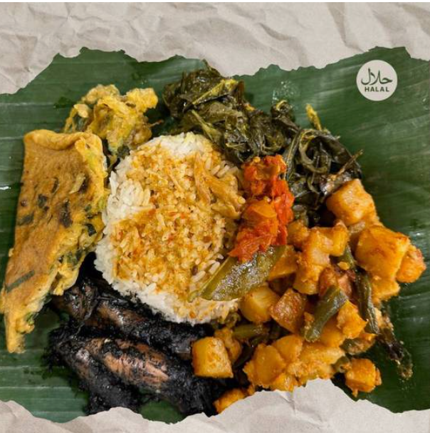 Nasi Bungkus / Wrapped Rice (1 Meat 3 Vegetables)