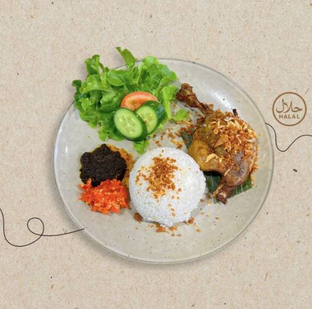 Nasi Bebek Goreng Sambel Hitam Khas Madura / Fried Spiced Duck with Black Sambal