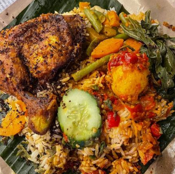 Nasi Kapau Ayam Goreng Lengkuas