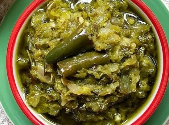 Green Chilli (Spicy)