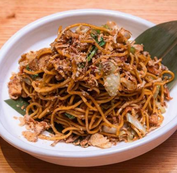 Stir fry Egg Noodles (Mie Goreng)