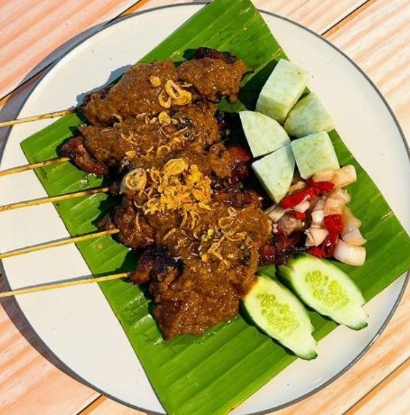 Sate Ayam (Chicken Satay x 5 Skewers) with peanut sauce