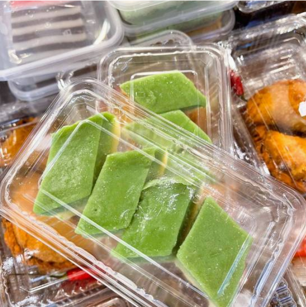 Kuih Seri Muka (Pandan Custard Rice Dessert)