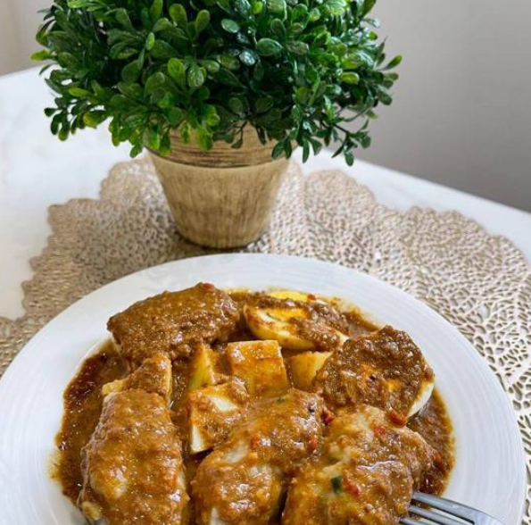 Siomay Bandung / Steamed Fish Dumpling In Peanut Sauce