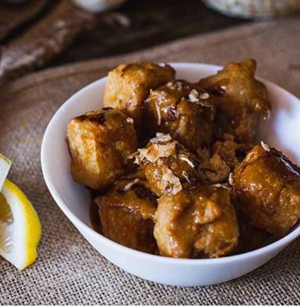 Deep Fried Tofu with Peanut Sauce (V)