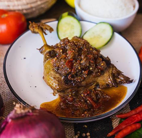 Grilled Duck with Red Onion Chilli Sauce