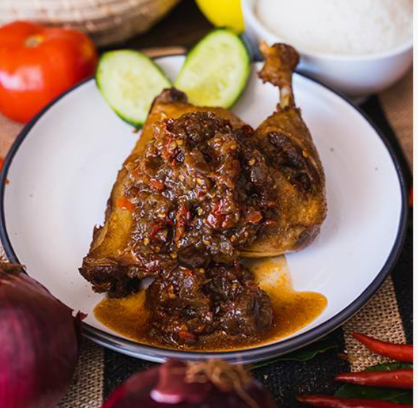 Fried Duck with Red Onion Chilli Sauce