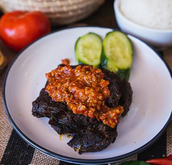 Fried Steak with Fresh Chilli Sauce
