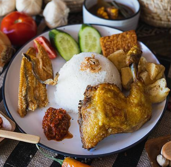 Combination Rice with Fried Chicken and Tofu