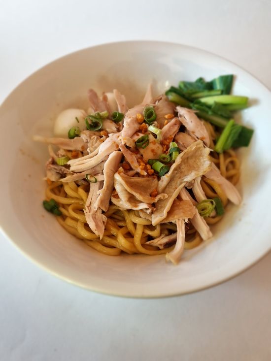 Mie Pak Cham Kee (Shoestring)