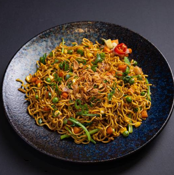 Fried Bakmi Noodles Vegetarian (V) Egg Noodles