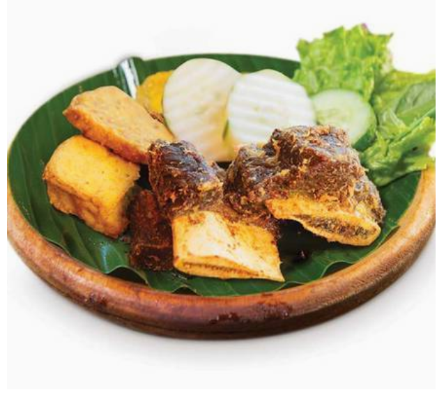 Grilled chicken in a spicy Mercon pepper sauce.